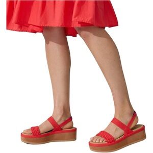 NWT‎ Rothy’s Lighweight Wedge Sandal in Red Hot Woven